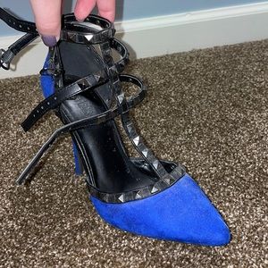 TRIPLE STRAP ROYAL BLUE HEELS!
